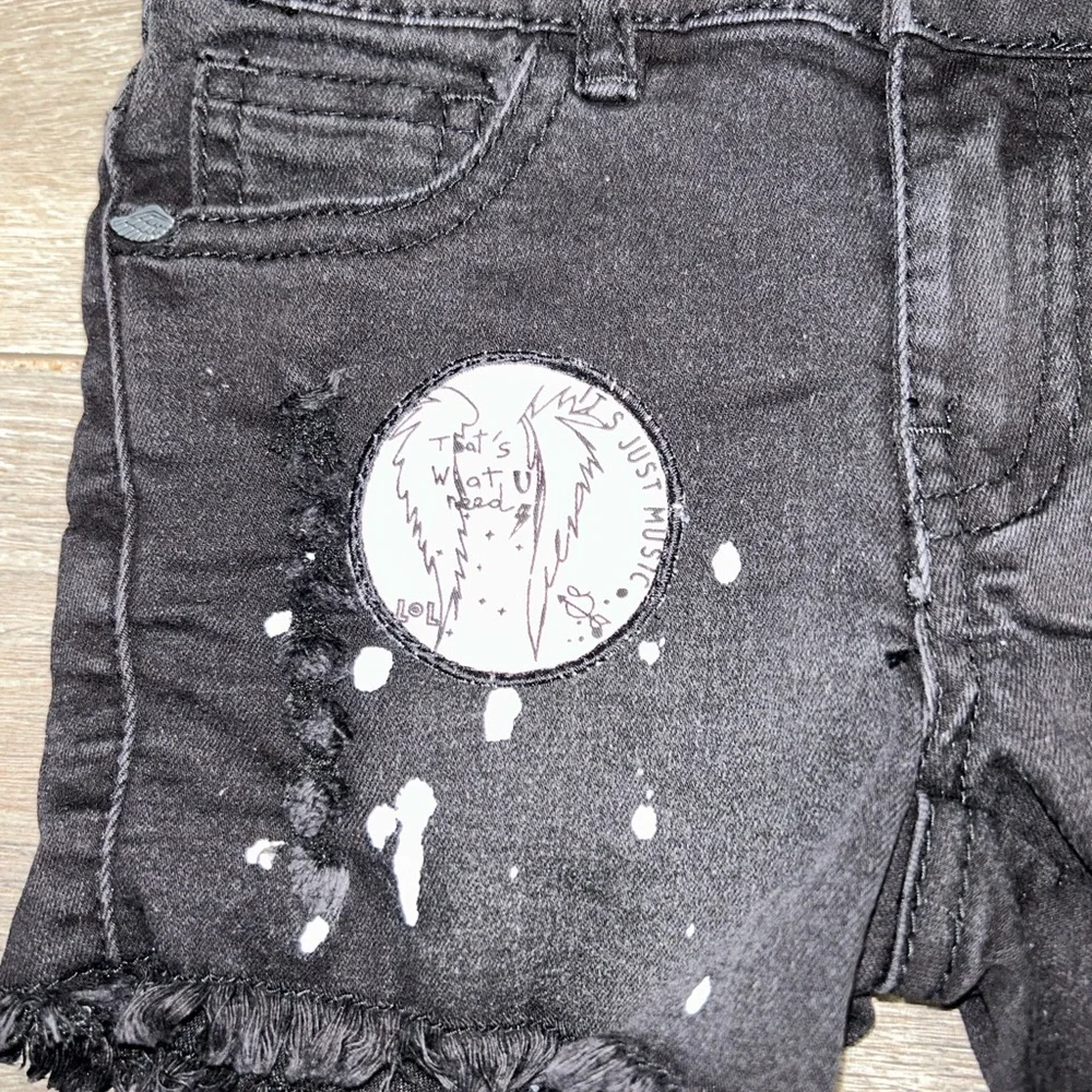 ⭐️NWOT 3 Pommes Black Denim Jean distressed Splattered Shorts with Pink Patch - Picture 2 of 7